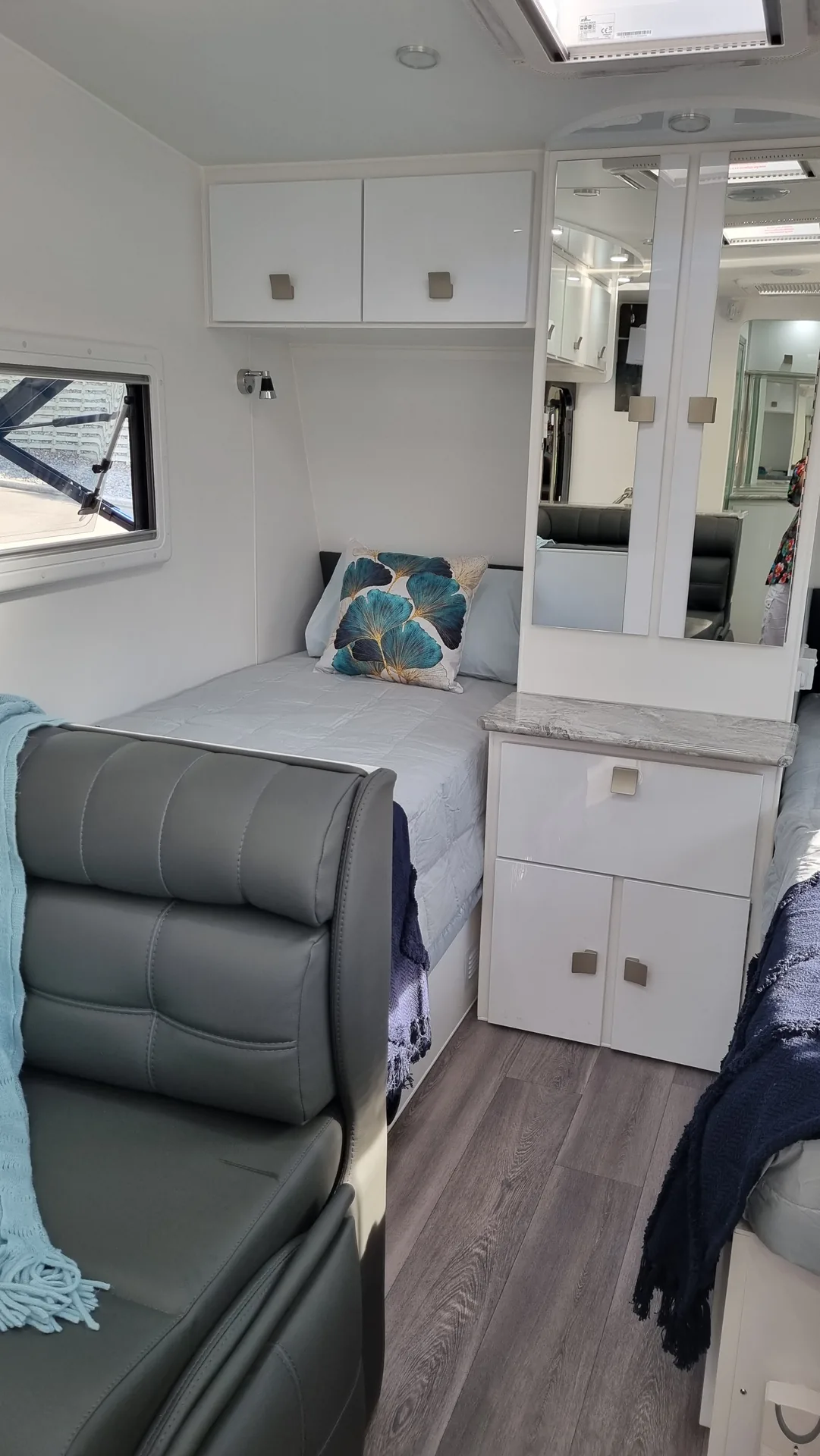 images/Hilltop/colours/AllinWhite/11.webp#joomlaImage://local-images/Hilltop/colours/AllinWhite/11.webp?width=1081&height=1920