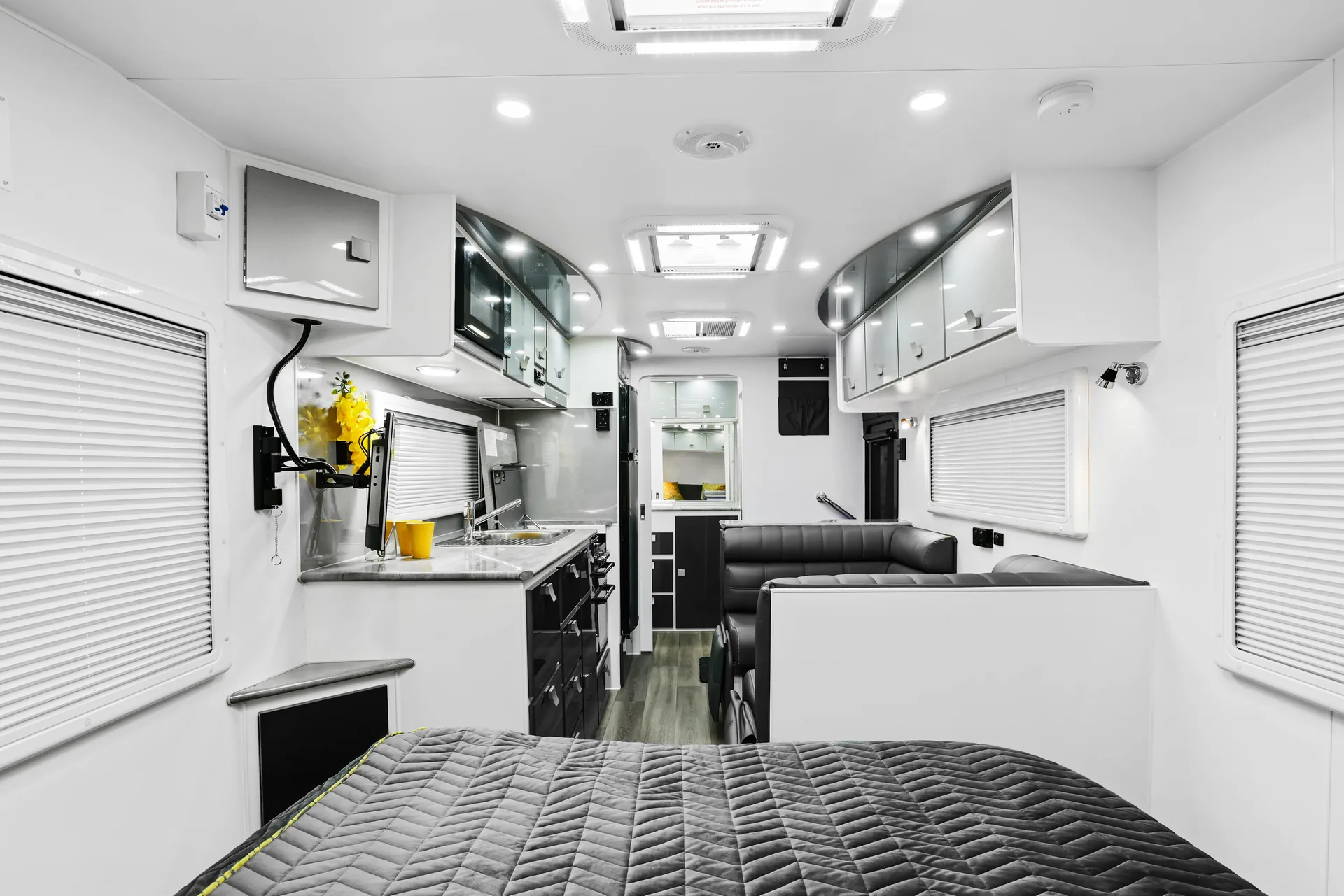 images/Hilltop/colours/Practical_Grey/FeatherTop-04.webp#joomlaImage://local-images/Hilltop/colours/Practical_Grey/FeatherTop-04.webp?width=1920&height=1281