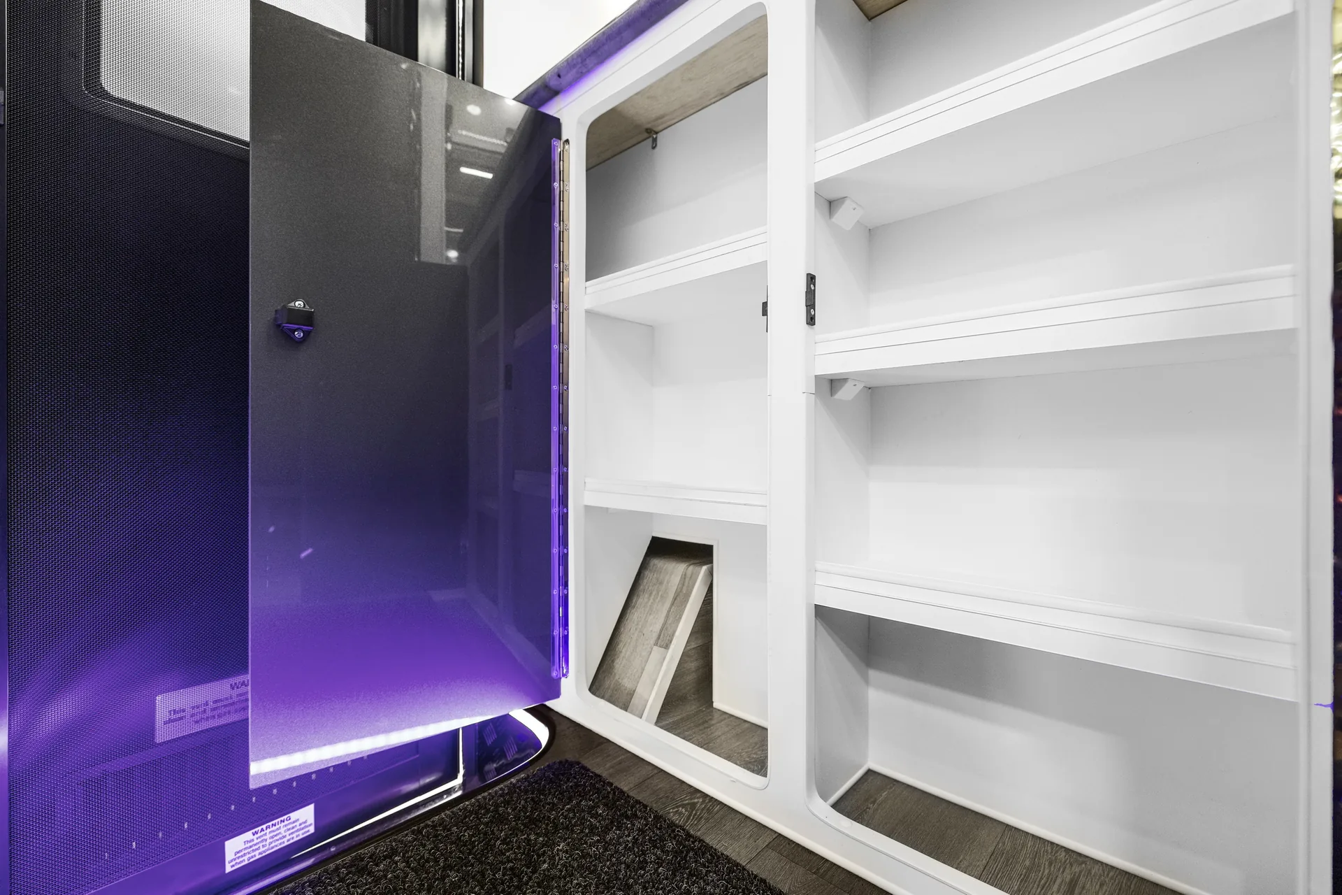 images/Hilltop/colours/Practical_Grey/FeatherTop-07.webp#joomlaImage://local-images/Hilltop/colours/Practical_Grey/FeatherTop-07.webp?width=1920&height=1280