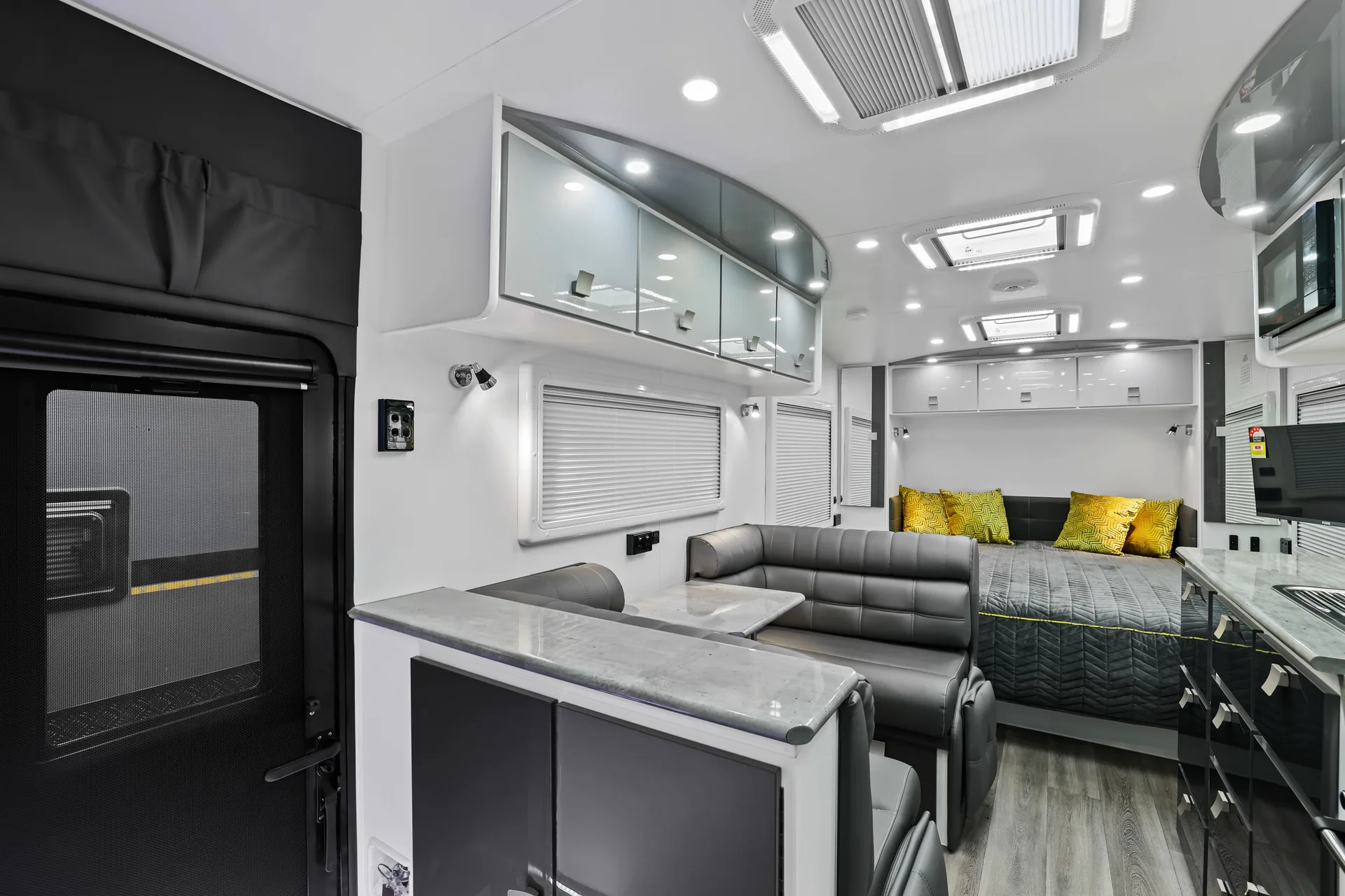 images/Hilltop/colours/Practical_Grey/FeatherTop-18.webp#joomlaImage://local-images/Hilltop/colours/Practical_Grey/FeatherTop-18.webp?width=1920&height=1280