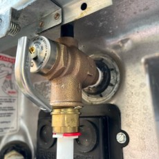 SUBURBAN PRESSURE RELIEF VALVE 700kPa